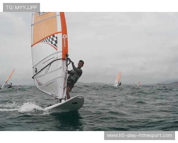 帆船杯赛冠军被判犯规，翻盘戏剧化成社媒热梗