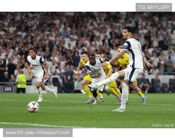 曼联全力备战热刺,争四之路充满挑战 曼联全力备战热刺,争四之路充满挑战