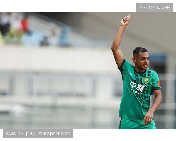 茹子楠加盟北京国安完成签约，即刻投入防守体系合练